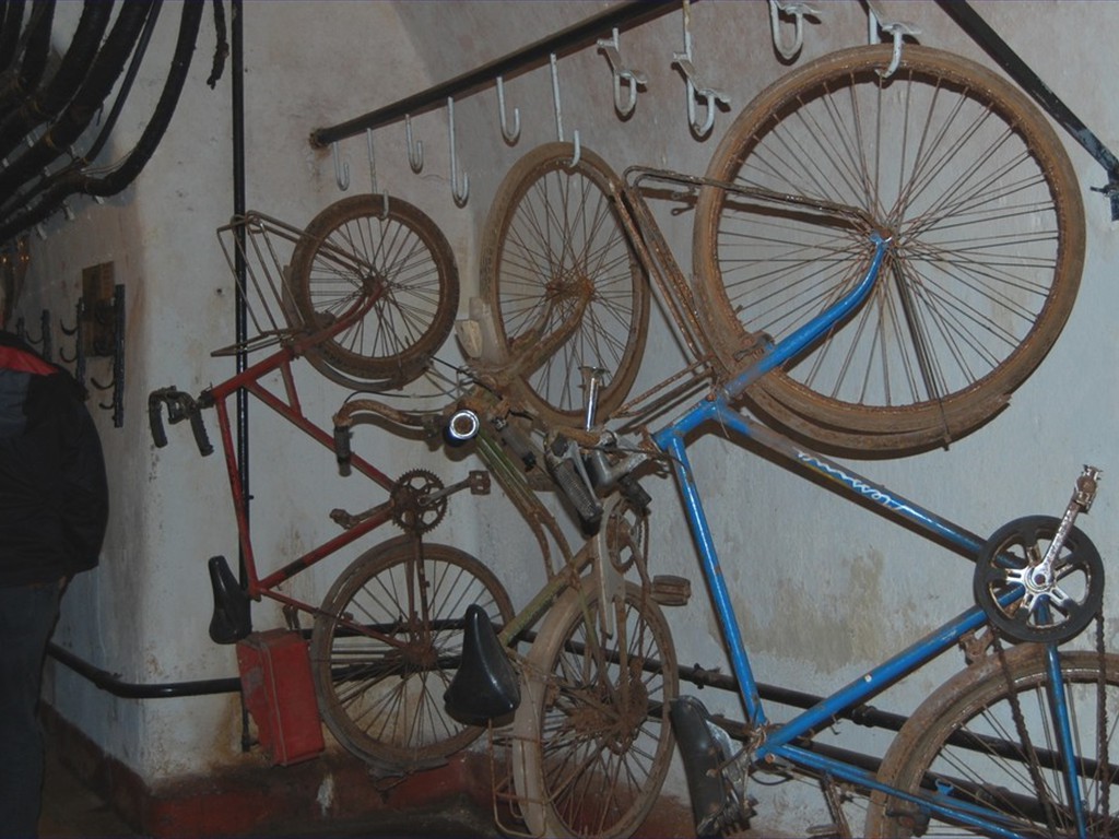 vélos servant à se déplacer dans les nombreux km de galeries souterraines